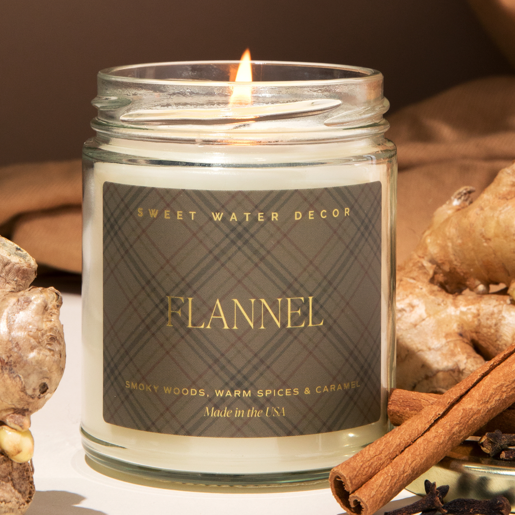Holiday Candle, Flannel 9 oz Soy